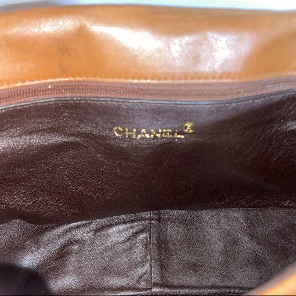 Vintage CHANEL Quilted Tan Lambskin Flap Tassel Shoulder Bag 1991 - Picture 4 of 10